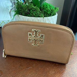 Tory Burch Britten Leather Clutch Wallet